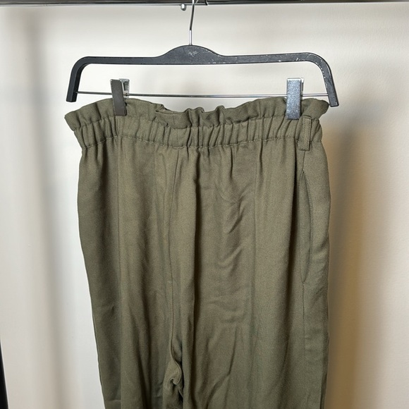 Forever 21 Olive Green Lightweight Flowy Elastic Waist Casual Pants Size Medium - Picture 3 of 6